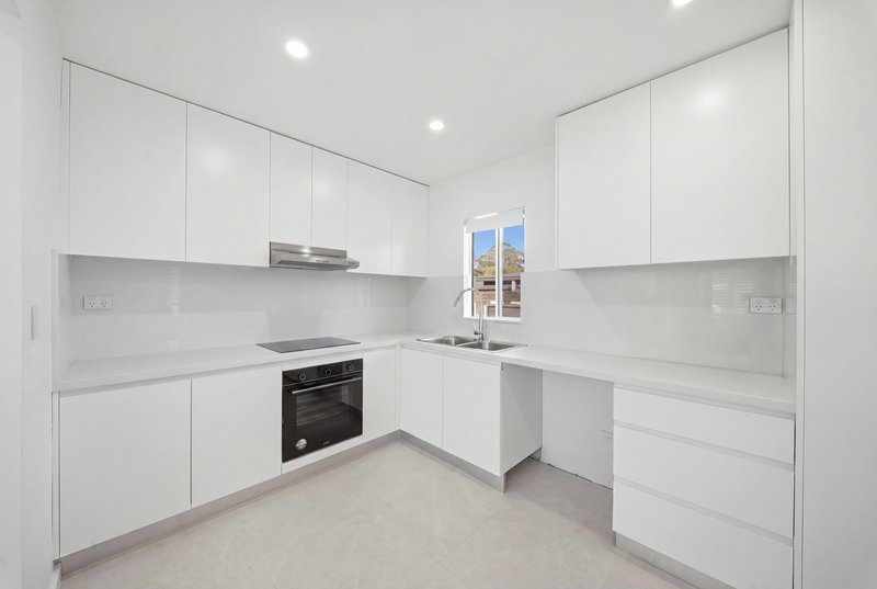 Photo - 35 Boonoke Crescent, Miller NSW 2168 - Image 6