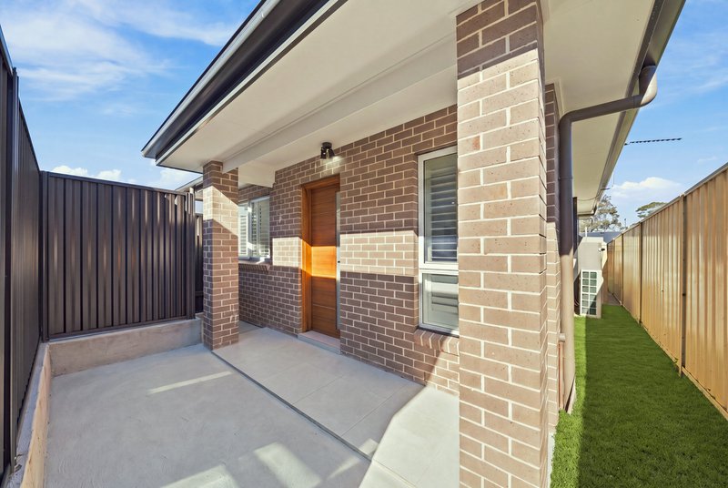 Photo - 35 Boonoke Crescent, Miller NSW 2168 - Image 10
