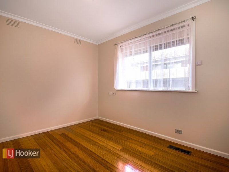 Photo - 35 Boronia Avenue, Dandenong North VIC 3175 - Image 5