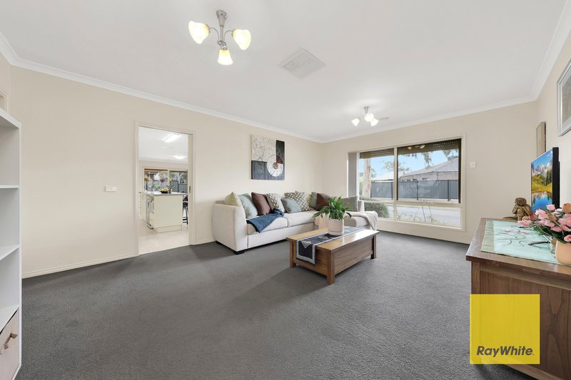Photo - 35 Borrack Crescent, Mernda VIC 3754 - Image 4