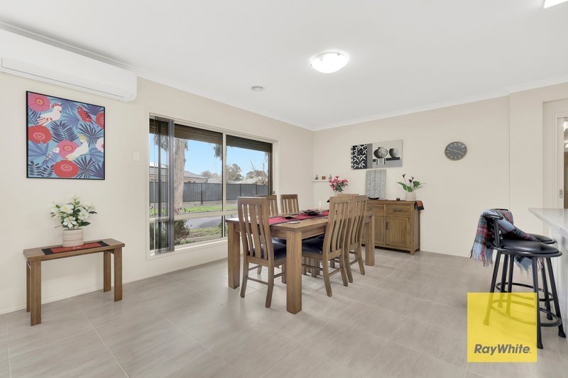Photo - 35 Borrack Crescent, Mernda VIC 3754 - Image 7