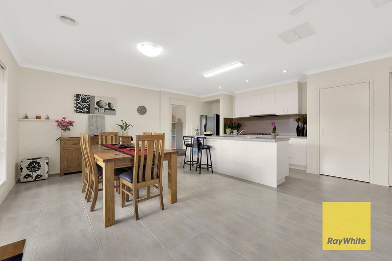 Photo - 35 Borrack Crescent, Mernda VIC 3754 - Image 8