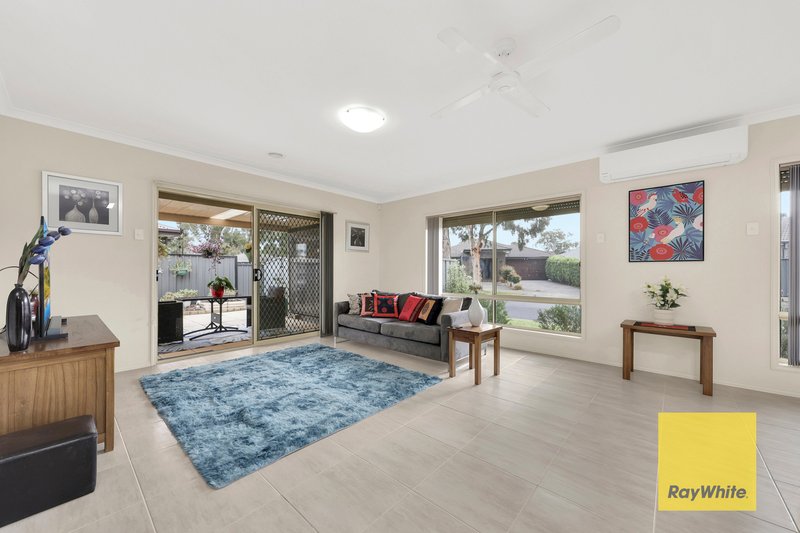 Photo - 35 Borrack Crescent, Mernda VIC 3754 - Image 9