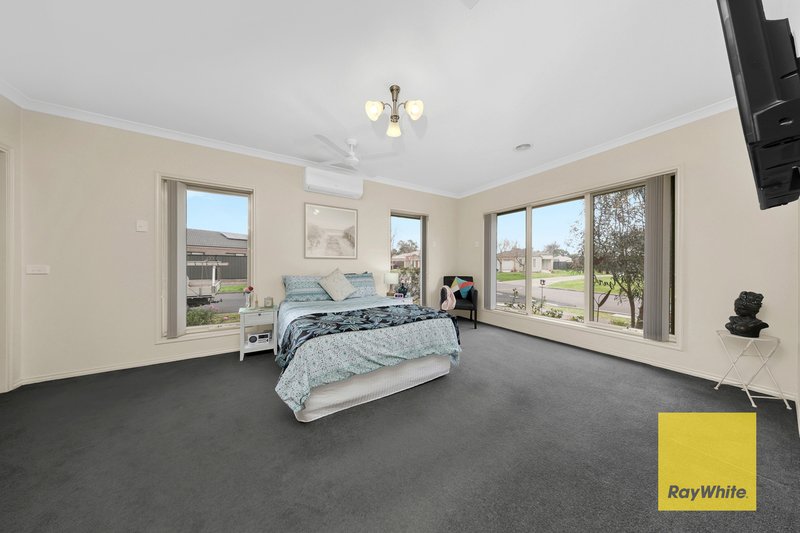 Photo - 35 Borrack Crescent, Mernda VIC 3754 - Image 11