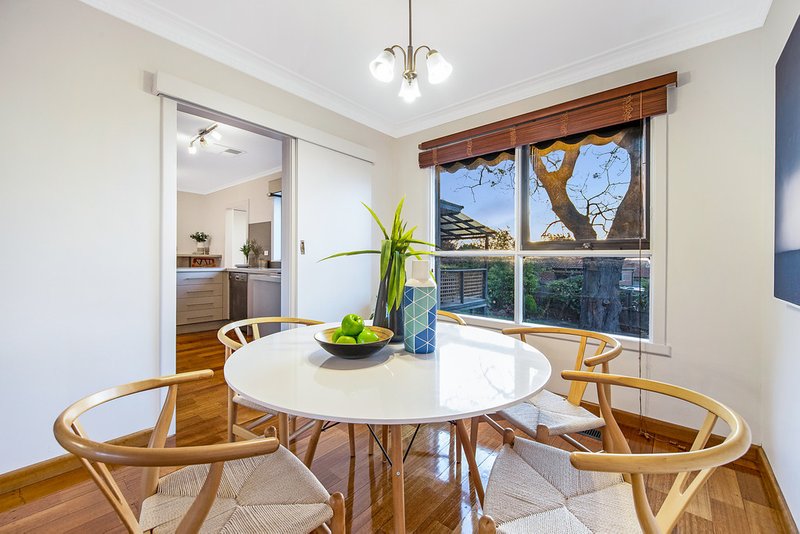 Photo - 35 Bradstreet Road, Mount Waverley VIC 3149 - Image 5