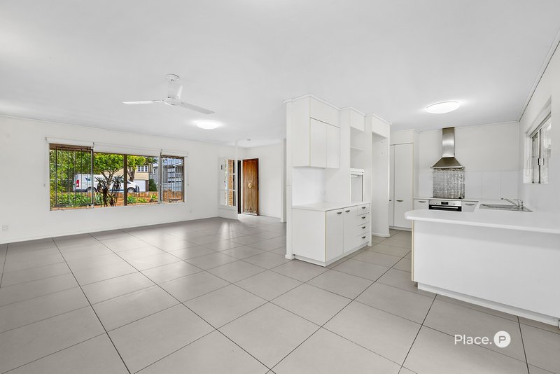 Photo - 35 Brae Street, Wavell Heights QLD 4012 - Image 6