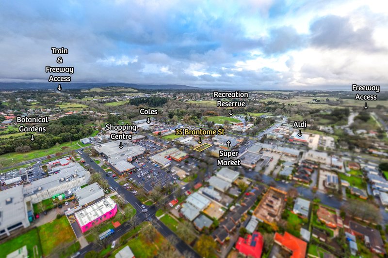 Photo - 35 Brantome Street, Gisborne VIC 3437 - Image 3