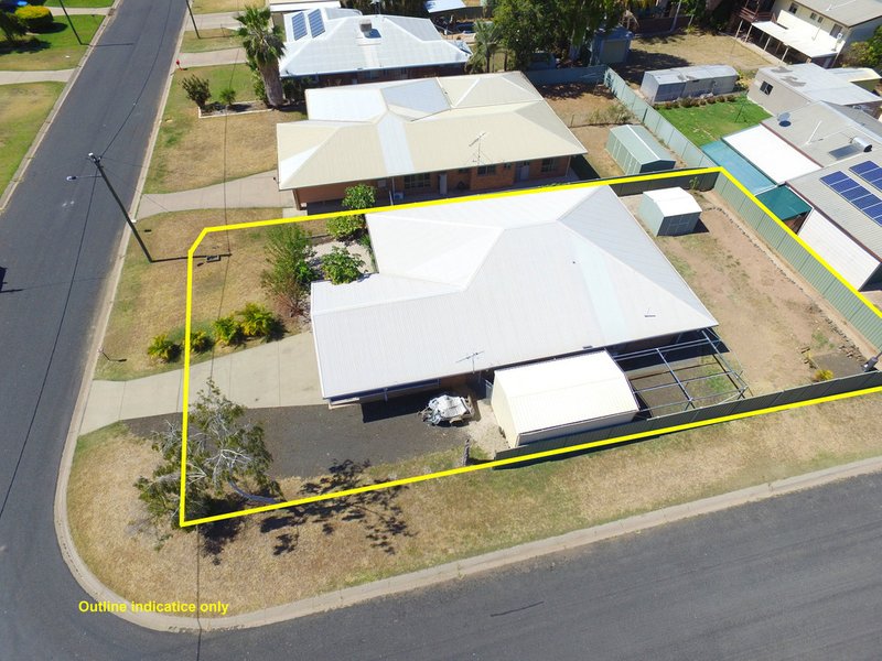 Photo - 35 Bridgeman Street, Emerald QLD 4720 - Image 1