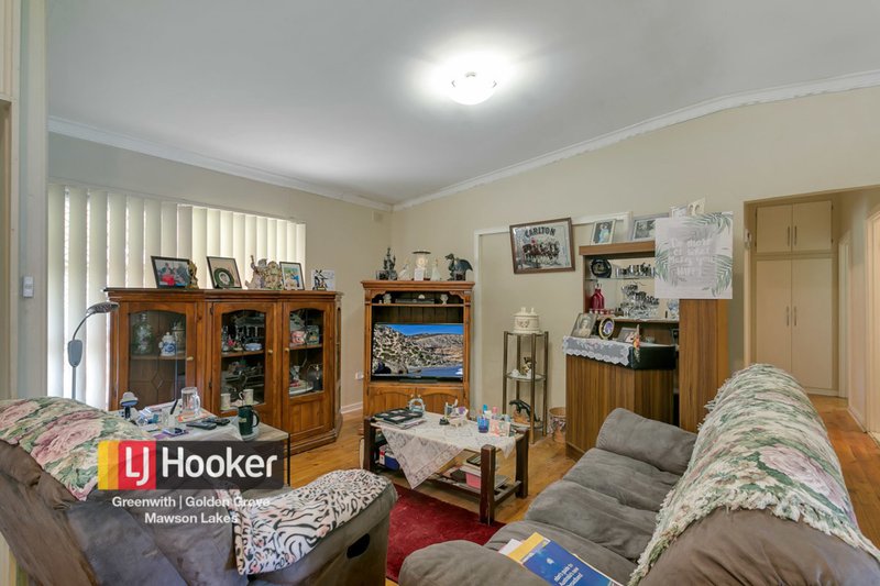 Photo - 35 Brimsdown Road, Davoren Park SA 5113 - Image 3