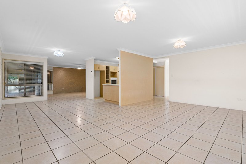 Photo - 35 Brookside Place, Lota QLD 4179 - Image 3