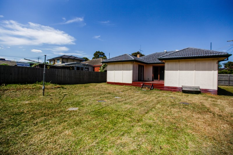 Photo - 35 Brunei Crescent, Heidelberg West VIC 3081 - Image 12