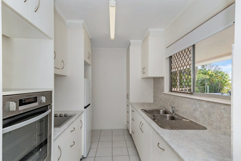 Photo - 35 Burramugga Crescent, Kirwan QLD 4817 - Image 4