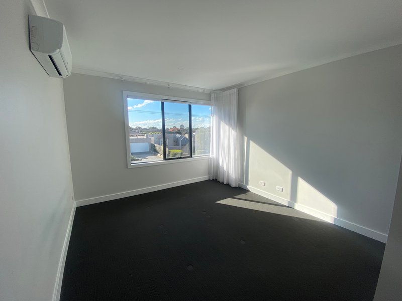 Photo - 35 Burt Street, Altona VIC 3018 - Image 7