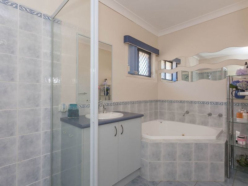 Photo - 35 Bywater Street, Hillcrest QLD 4118 - Image 9