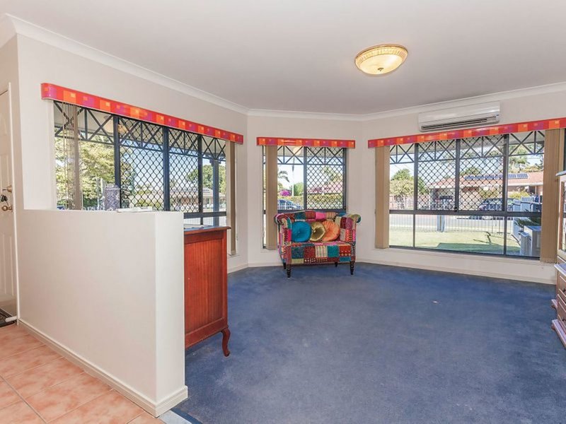 Photo - 35 Bywater Street, Hillcrest QLD 4118 - Image 13