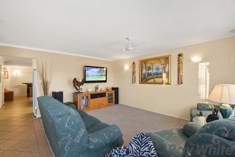 Photo - 35 Cairns Crescent, Deception Bay QLD 4508 - Image 2