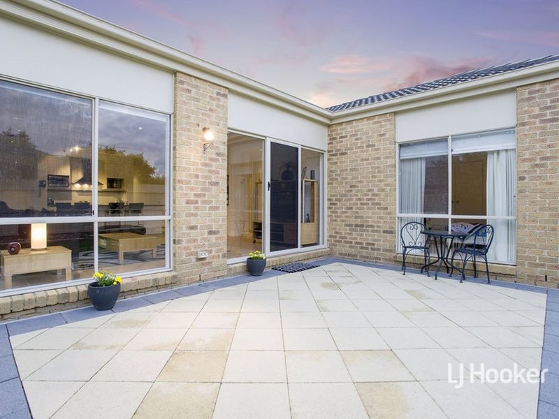 Photo - 35 Caledonian Way, Point Cook VIC 3030 - Image 13