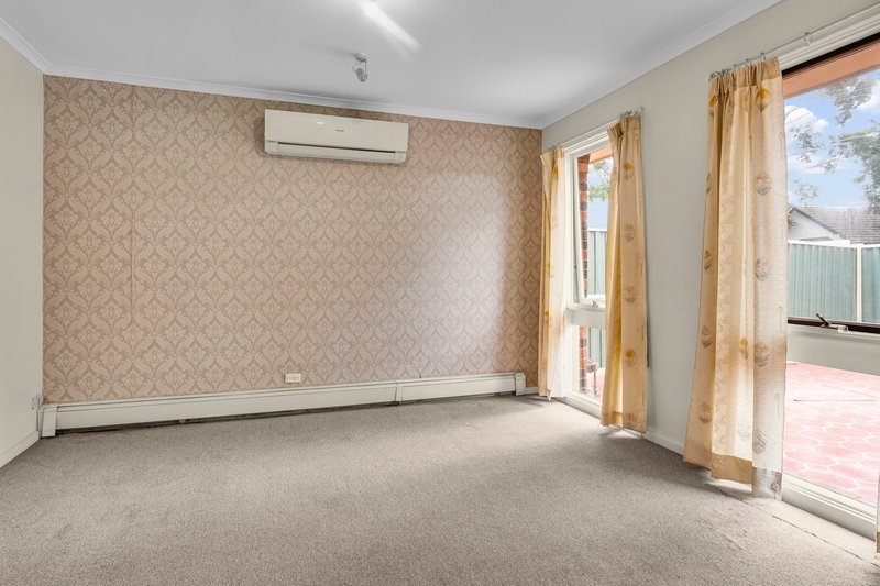 Photo - 35 Canberra Avenue, Hoppers Crossing VIC 3029 - Image 5