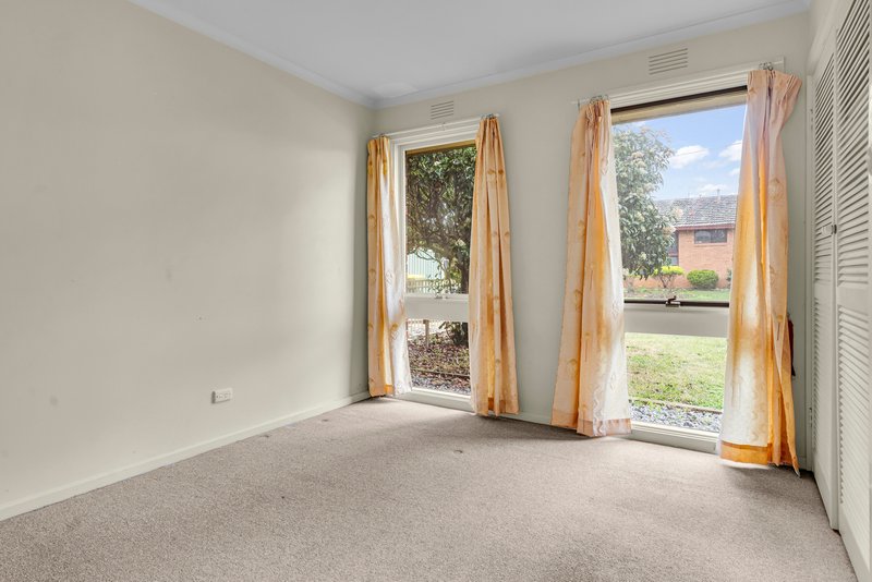 Photo - 35 Canberra Avenue, Hoppers Crossing VIC 3029 - Image 7