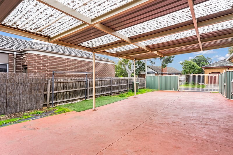Photo - 35 Canberra Avenue, Hoppers Crossing VIC 3029 - Image 11