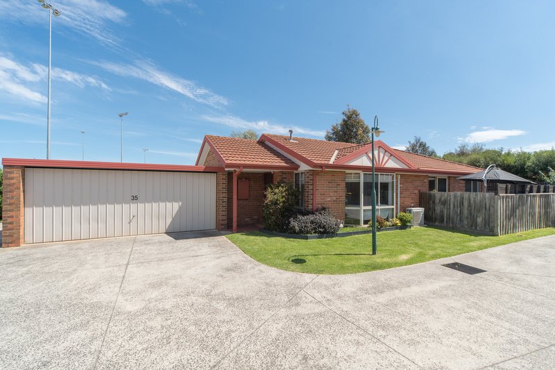 Photo - 35 Cane Mews, Seaford VIC 3198 - Image 2