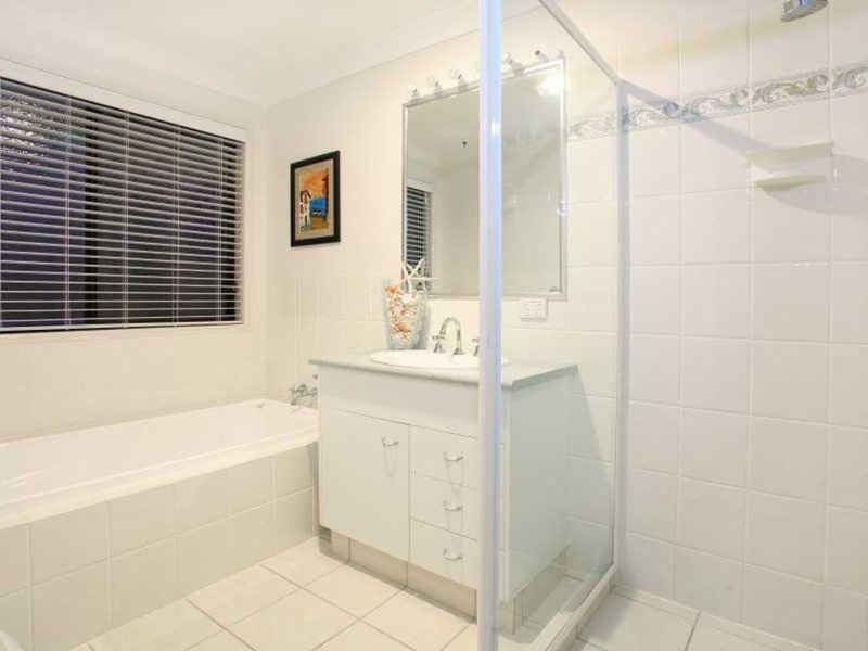 Photo - 35 Carter Street, Pacific Pines QLD 4211 - Image 6