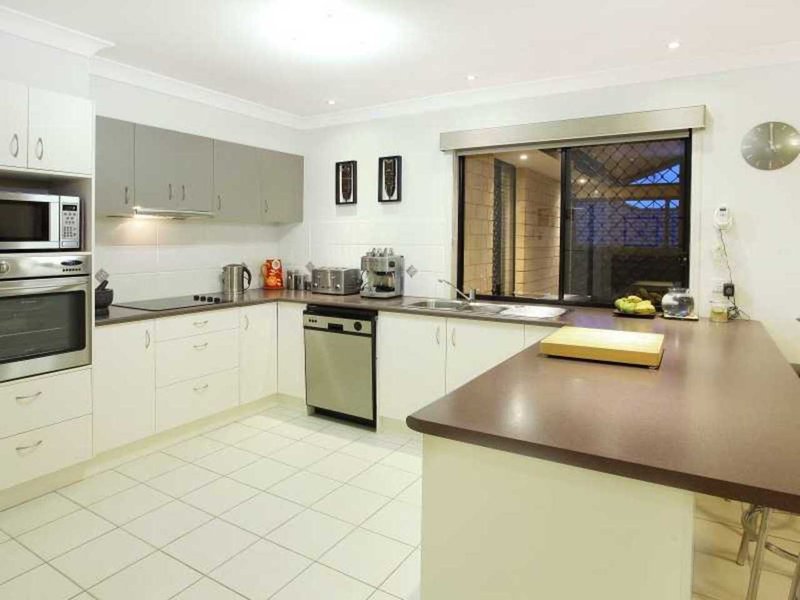 Photo - 35 Carter Street, Pacific Pines QLD 4211 - Image 10