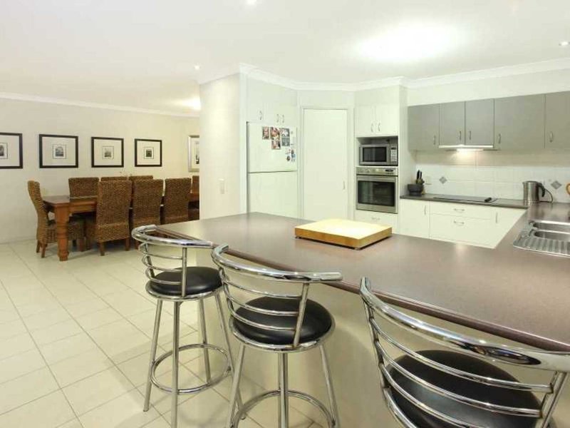 Photo - 35 Carter Street, Pacific Pines QLD 4211 - Image 15