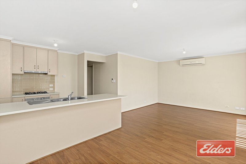 Photo - 35 Cassia Street, Munno Para West SA 5115 - Image 3