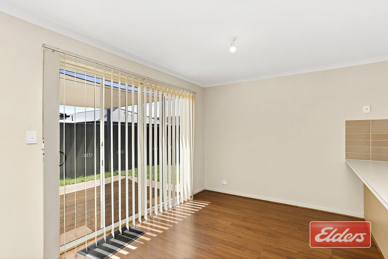 Photo - 35 Cassia Street, Munno Para West SA 5115 - Image 8