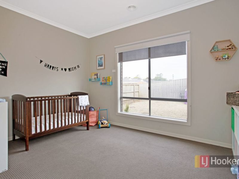 Photo - 35 Cassowary Avenue, Pakenham VIC 3810 - Image 12