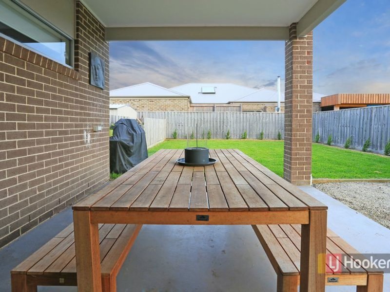 Photo - 35 Cassowary Avenue, Pakenham VIC 3810 - Image 15