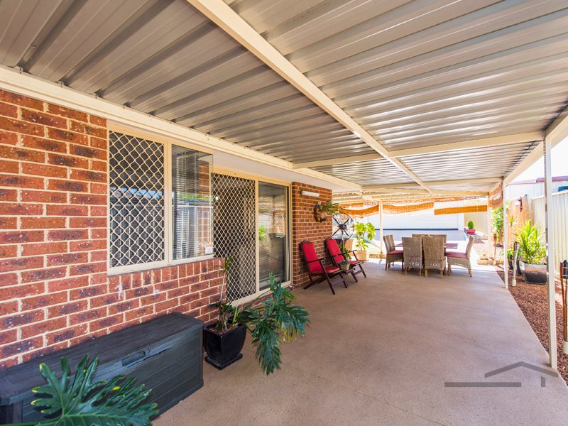 Photo - 35 Casula Avenue, Coodanup WA 6210 - Image 13