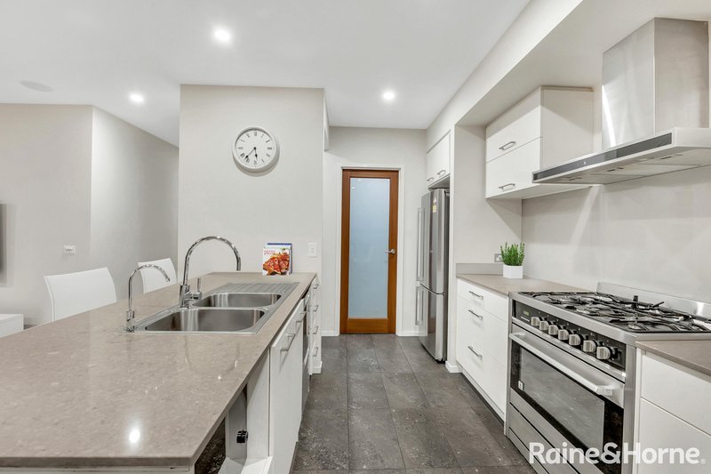 Photo - 35 Celeste Street, Mickleham VIC 3064 - Image 4