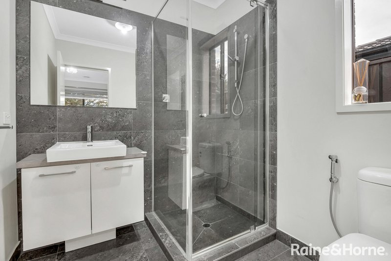 Photo - 35 Celeste Street, Mickleham VIC 3064 - Image 11