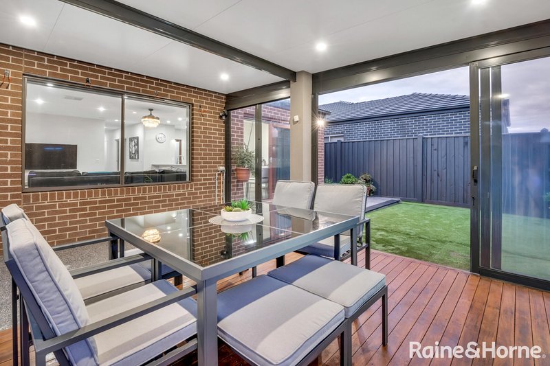 Photo - 35 Celeste Street, Mickleham VIC 3064 - Image 16