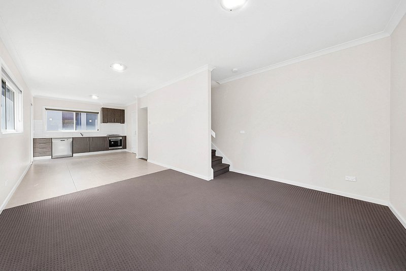 Photo - 35 Chanticleer Drive, Mernda VIC 3754 - Image 11