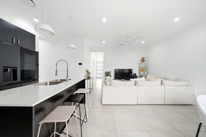 Photo - 35 Cirrus Drive, Austral NSW 2179 - Image 3