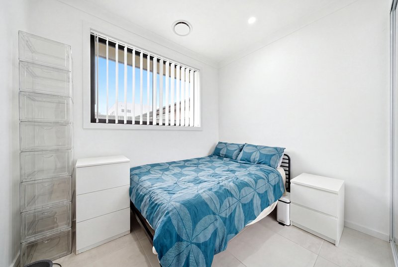 Photo - 35 Cirrus Drive, Austral NSW 2179 - Image 8