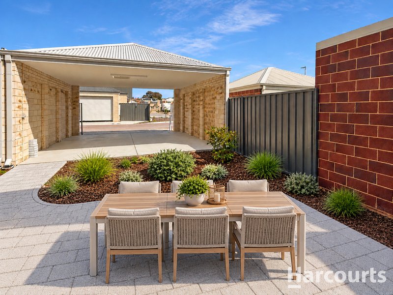 Photo - 35 Citadel Way, Currambine WA 6028 - Image 2