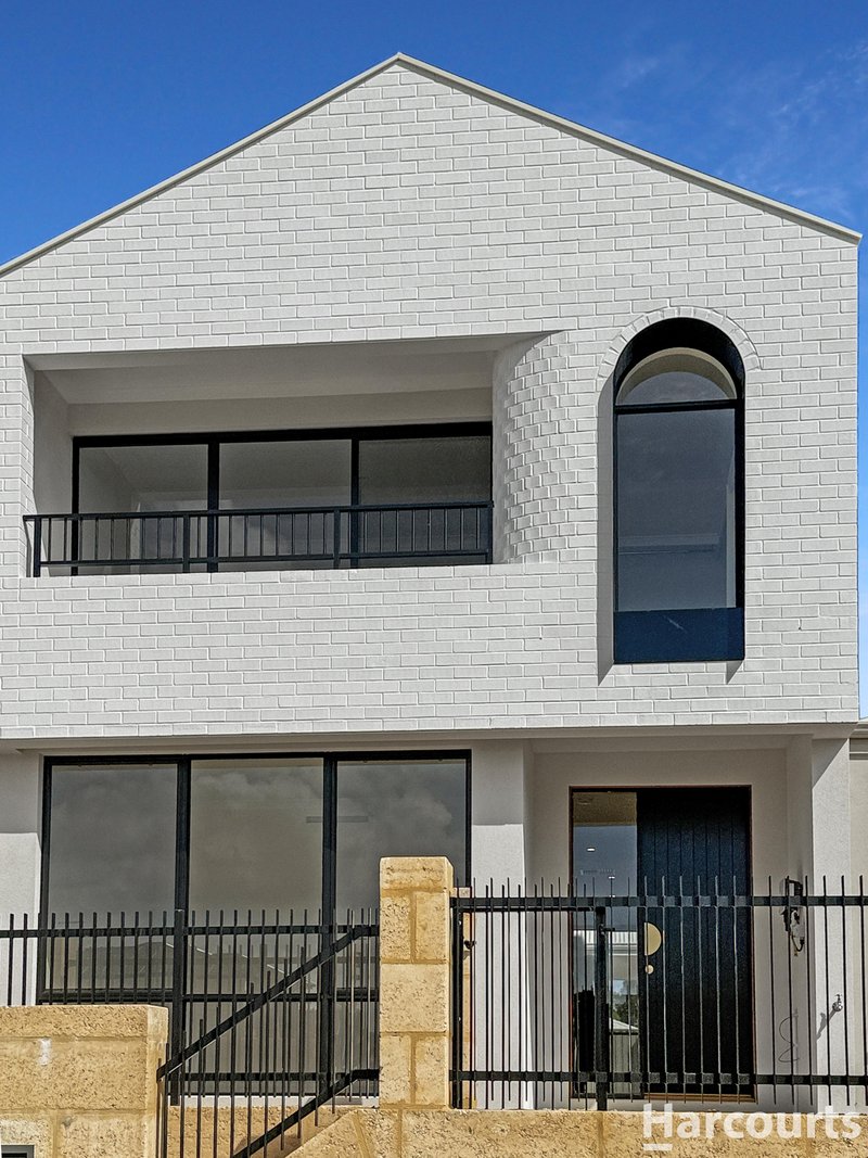 Photo - 35 Citadel Way, Currambine WA 6028 - Image 3
