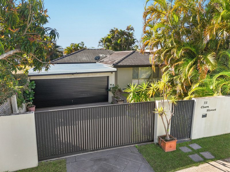 Photo - 35 Clam Street, Runaway Bay QLD 4216 - Image 1