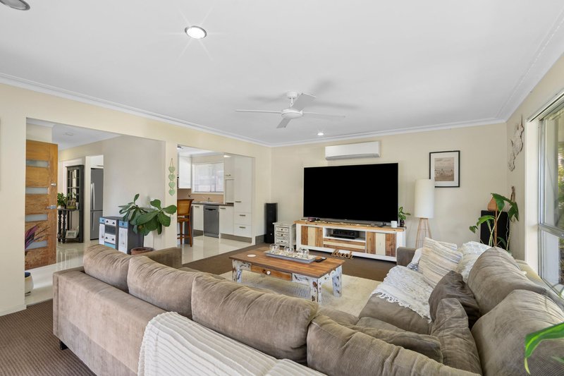 Photo - 35 Clam Street, Runaway Bay QLD 4216 - Image 5