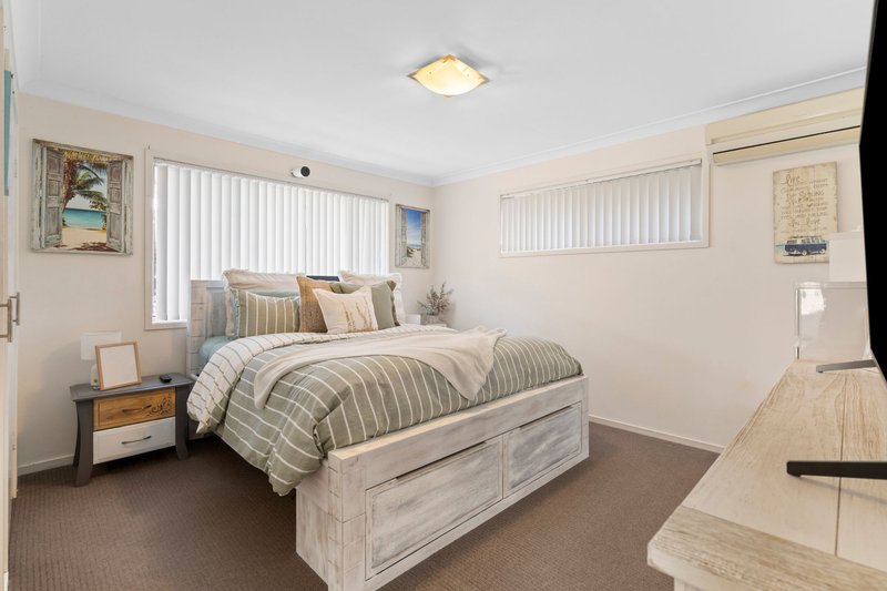 Photo - 35 Clam Street, Runaway Bay QLD 4216 - Image 10