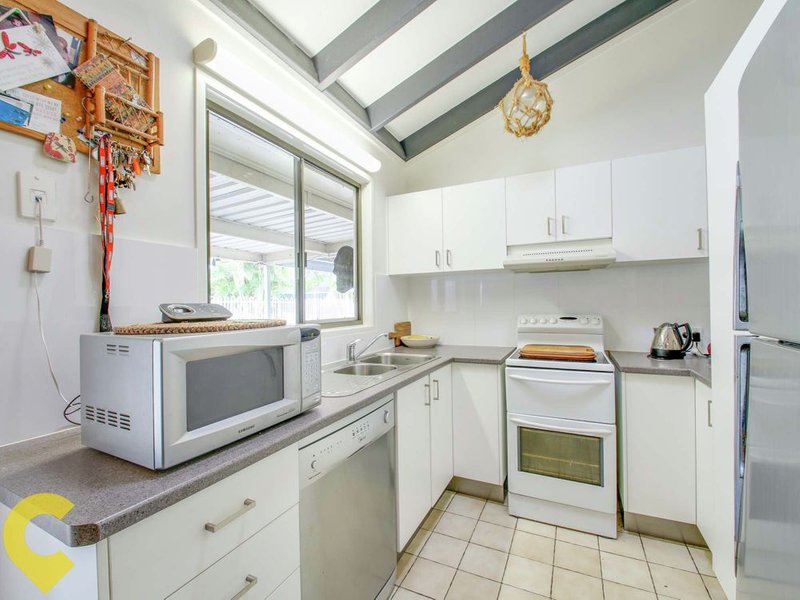 Photo - 35 Claverton Drive, Deception Bay QLD 4508 - Image 4