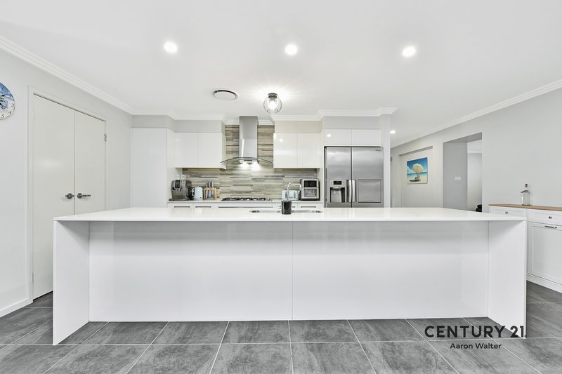 Photo - 35 Cleveland Street, Cameron Park NSW 2285 - Image 6