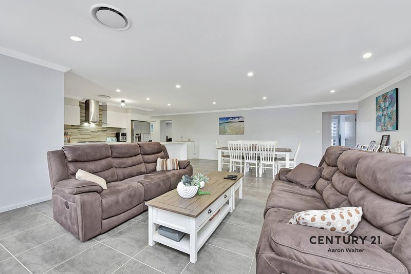 Photo - 35 Cleveland Street, Cameron Park NSW 2285 - Image 9