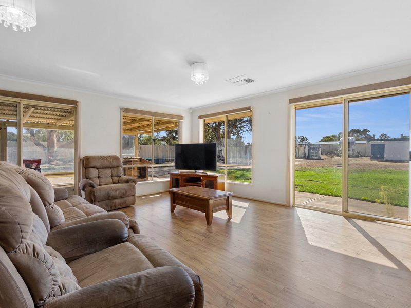 Photo - 35 Cliff Road, Roseworthy SA 5371 - Image 10