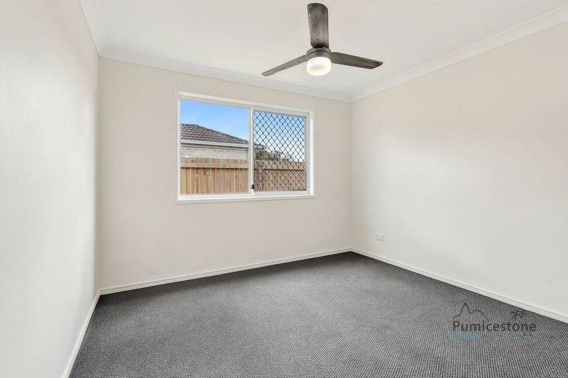 Photo - 35 Coach Rd W , Morayfield QLD 4506 - Image 12