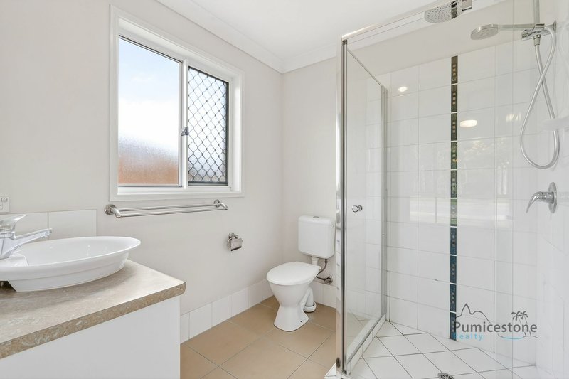 Photo - 35 Coach Rd W , Morayfield QLD 4506 - Image 13